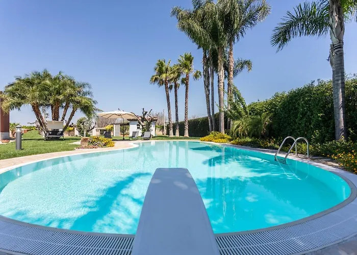 Green House In Villa Con Piscina