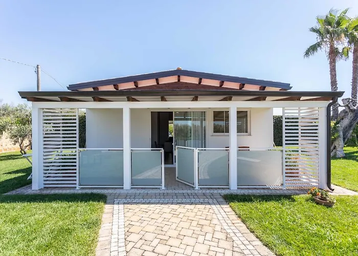 Green House In Villa Con Piscina
