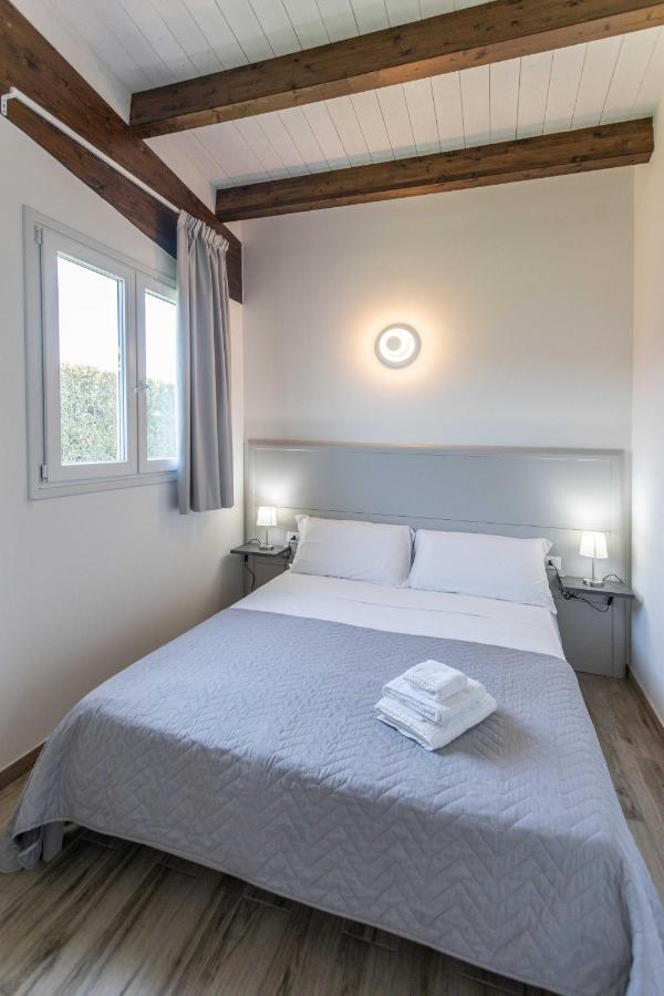 House In Con Piscina