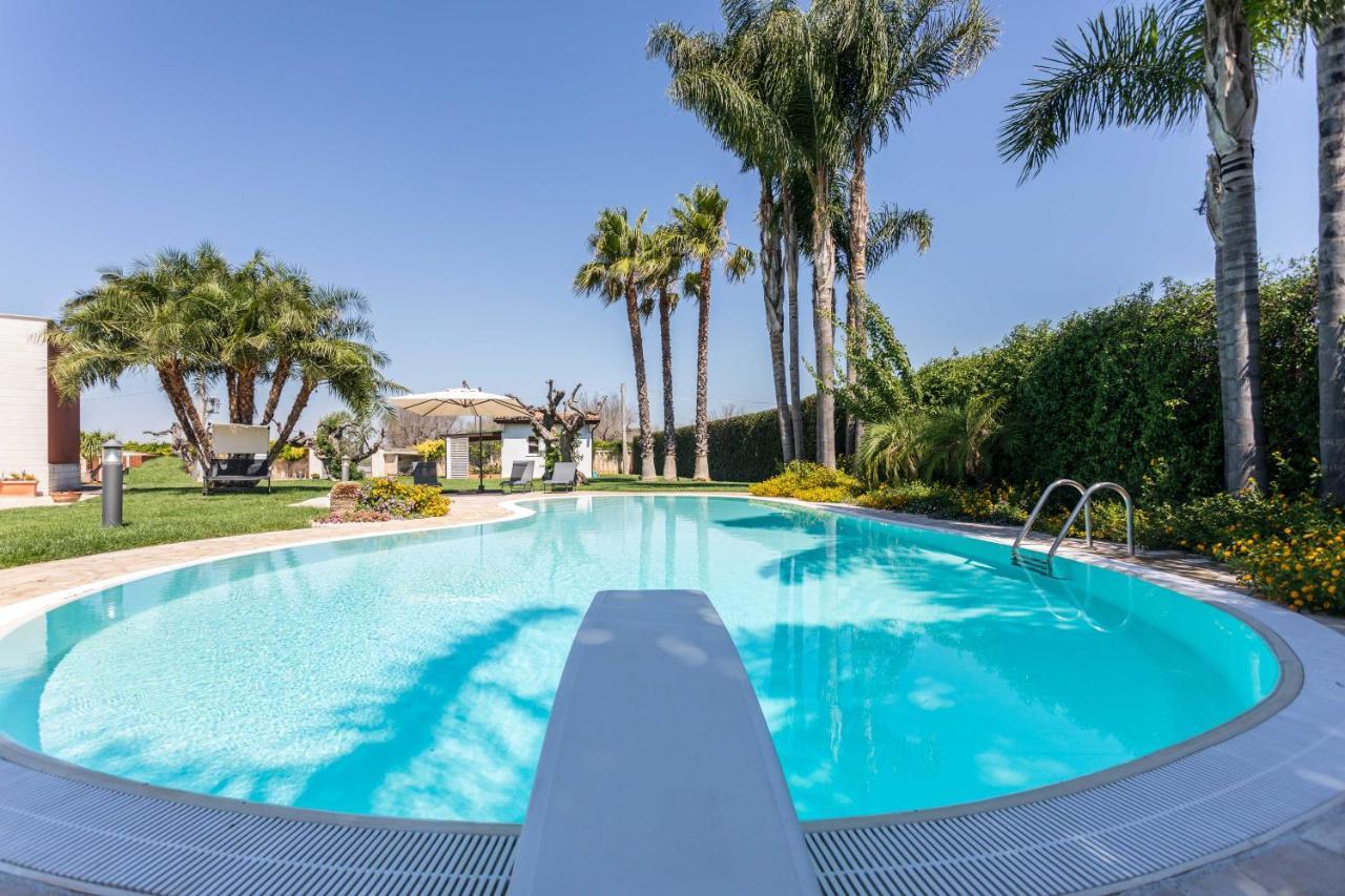 House In Con Piscina