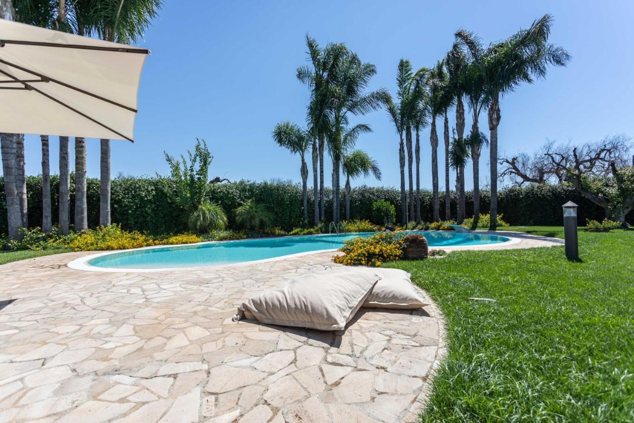 House In Con Piscina