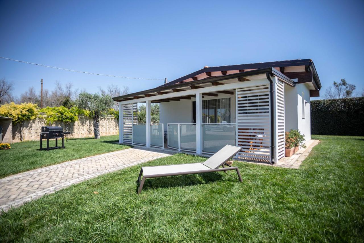 House In Con Piscina Ferienhaus